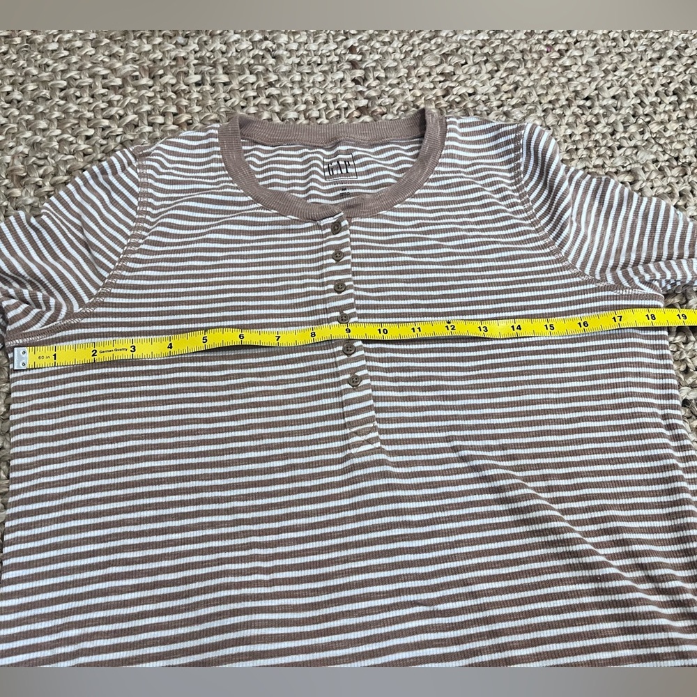 Cute ribbed Henley - Picture 4 of 4